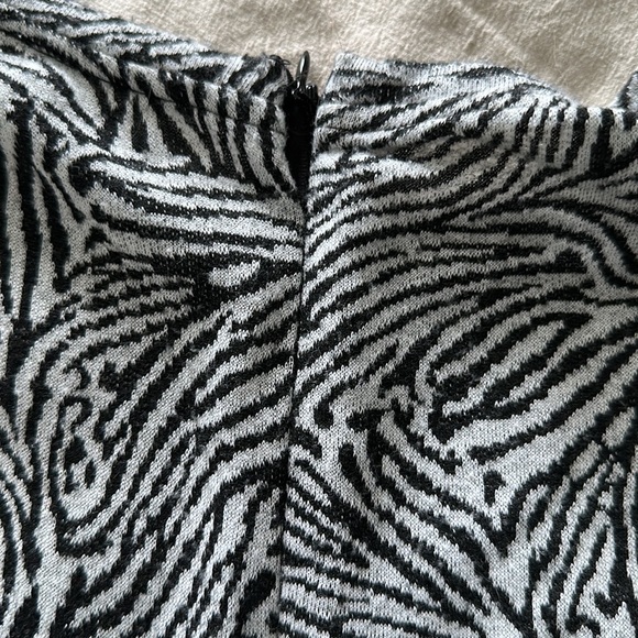 Club, Monaco, short sleeve shirt with black zip up - Picture 3 of 3